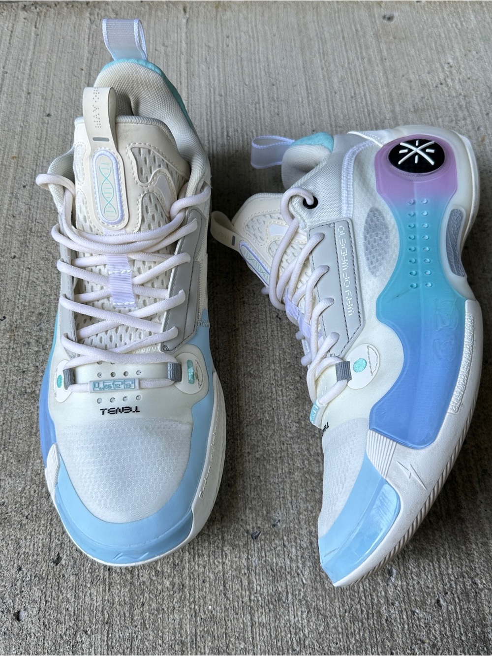 Li-Ning Way of Wade 10 Low Cotton Candy men’s size 10.5